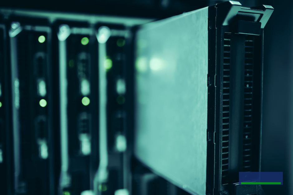 So sánh tự host, cloud và dịch vụ trọn gói